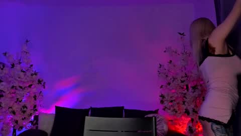 Snapshot of jessiccaburns chatting on 12/26/24, 10:52 Gloria   online show from 12/26/24, 10:52