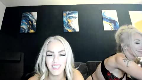 jessiebella0210_ online show from 10/29/25, 11:06