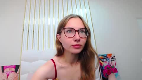 Snapshot of jessiejuss chatting on 09/26/25, 11:36 JessieJuss online show from 09/26/25, 11:36