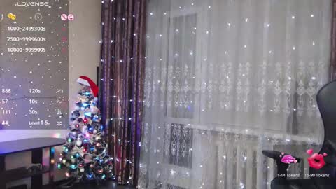 Snapshot of jessiemays chatting on 12/17/24, 12:56 Jess online show from 12/17/24, 12:56