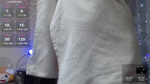 Snapshot of jessiemays chatting on 03/09/25, 12:31 Jess online show from 03/09/25, 12:31