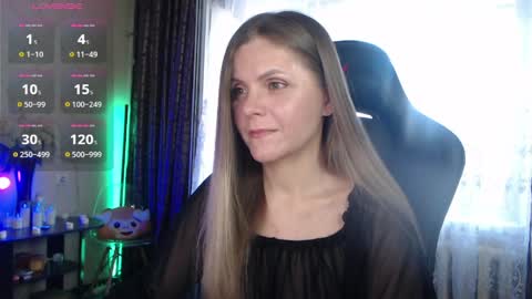 Snapshot of jessiemays chatting on 04/08/26, 01:27 Jess online show from 04/08/26, 01:27