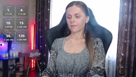 Snapshot of jessiemays chatting on 05/27/26, 06:21 Jess online show from 05/27/26, 06:21