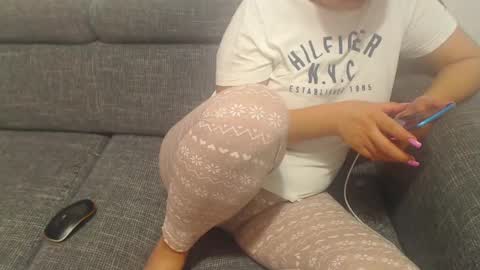 Snapshot of jessiestar3 chatting on 02/19/25, 02:01 jessiestar3 online show from 02/19/25, 02:01
