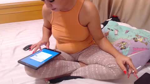 Snapshot of jessiestar3 chatting on 09/23/25, 02:42 jessiestar3 online show from 09/23/25, 02:42