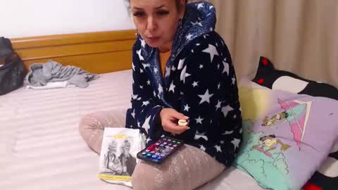 Snapshot of jessiestar3 chatting on 10/11/25, 11:25 jessiestar3 online show from 10/11/25, 11:25