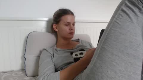 jessieryan online show from 10/14/25, 09:10