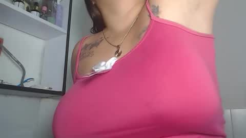 Snapshot of jessik_lov3 chatting on 05/21/26, 12:23 jessik_lov3 online show from 05/21/26, 12:23