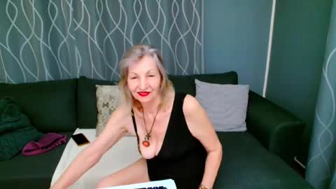 Snapshot of jessy_curt chatting on 01/15/26, 08:23 jessy curt online show from 01/15/26, 08:23