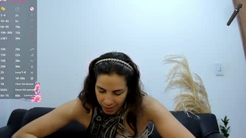 Snapshot of jessye_golden chatting on 05/12/26, 02:03 jessye_golden online show from 05/12/26, 02:03