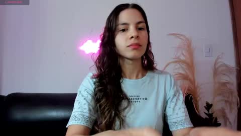 Snapshot of jessye_golden chatting on 05/30/26, 05:43 jessye_golden online show from 05/30/26, 05:43