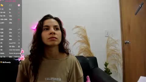 Snapshot of jessye_golden chatting on 06/11/26, 05:00 jessye_golden online show from 06/11/26, 05:00