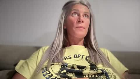 Snapshot of jessye_vega chatting on 10/03/25, 05:43 Jessye online show from 10/03/25, 05:43