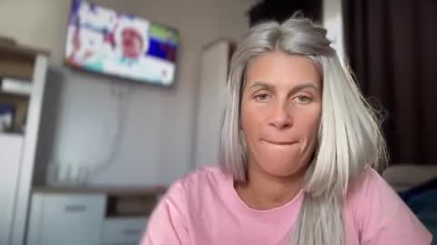 Snapshot of jessye_vega chatting on 10/05/25, 10:13 Jessye online show from 10/05/25, 10:13