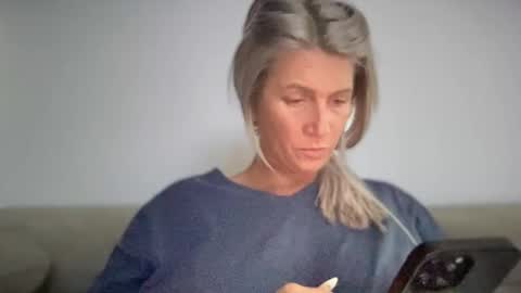 Snapshot of jessye_vega chatting on 10/06/25, 09:40 Jessye online show from 10/06/25, 09:40