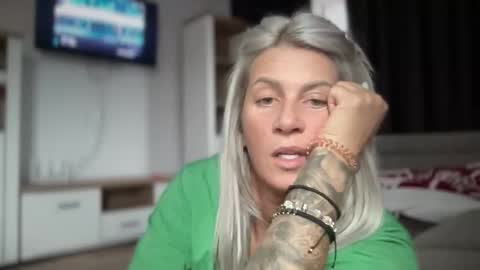 Snapshot of jessye_vega chatting on 10/08/25, 09:29 Jessye online show from 10/08/25, 09:29