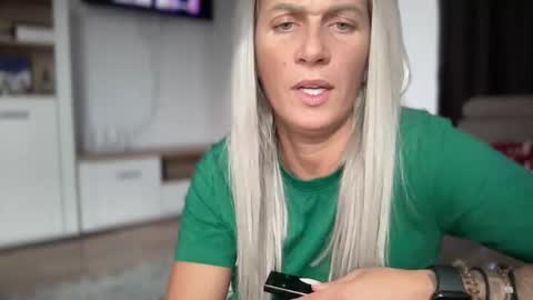 Snapshot of jessye_vega chatting on 10/09/25, 10:02 Jessye online show from 10/09/25, 10:02