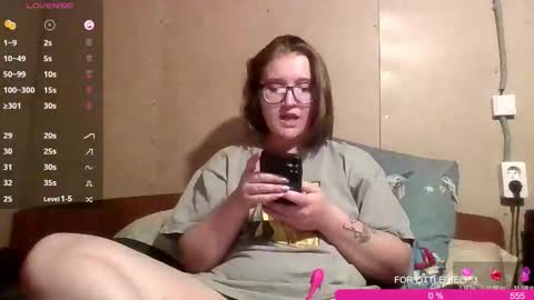 Bye everyone i cant see any reason to stay here wish u luck online show from 10/17/25, 06:10