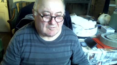 guy online show from 02/11/25, 09:53