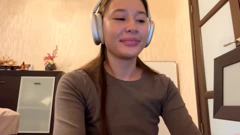 Lynn online show from 10/18/25, 07:20