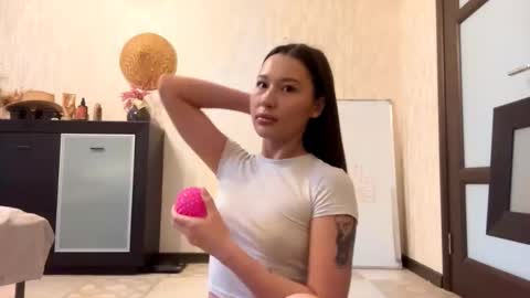 Lynn online show from 10/23/25, 07:51