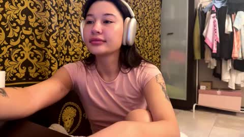 Lynn online show from 11/10/25, 07:18