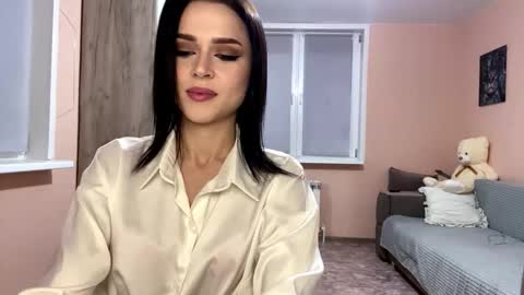 Lea online show from 11/08/25, 03:23