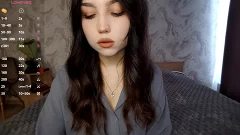 I am Gina ntmu Lets hit 10 Thumbs Up together online show from 04/17/26, 06:38