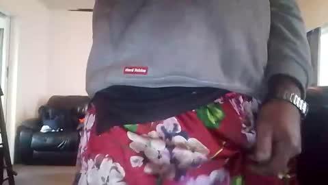 Snapshot of jettin36 chatting on 04/04/26, 07:00 Uncut thick 5 online show from 04/04/26, 07:00