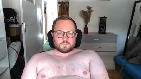 jeuneloup92 online show from 09/21/25, 12:51