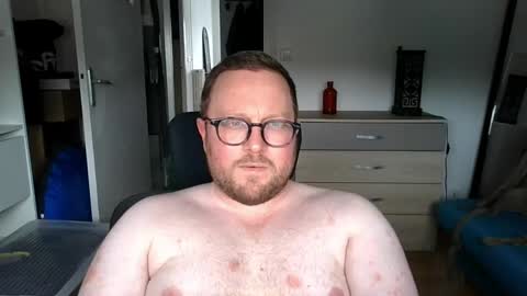 jeuneloup92 online show from 06/03/26, 04:12