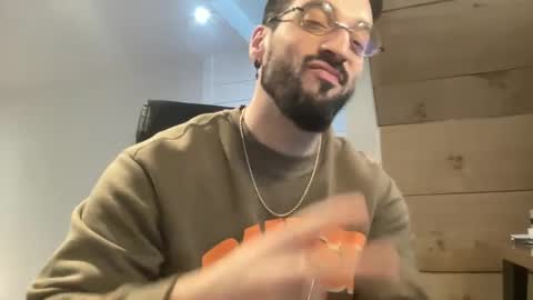 Snapshot of jeunemek00779042 chatting on 02/18/25, 06:15 JEUNEMEK007 online show from 02/18/25, 06:15