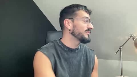 Snapshot of jeunemek00779042 chatting on 02/09/26, 04:11 JEUNEMEK007 online show from 02/09/26, 04:11