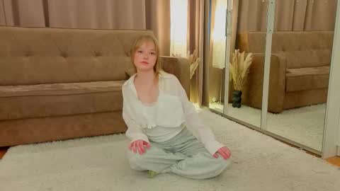 Gwen online show from 01/14/26, 08:20