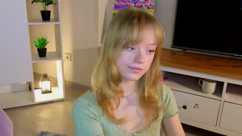 Gwen online show from 02/25/26, 08:18