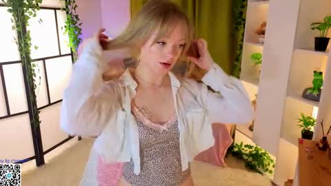 Gwen online show from 04/05/26, 08:17