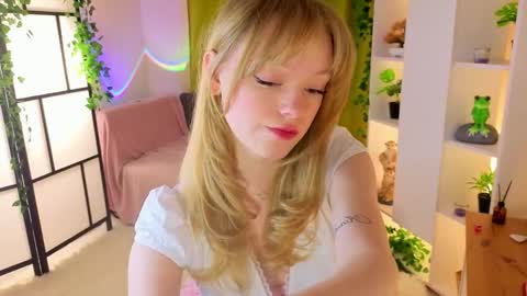 Gwen online show from 04/10/26, 08:13