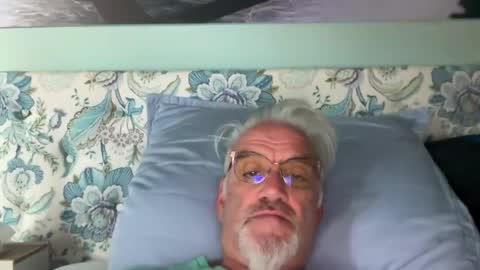 Snapshot of jewlronny chatting on 08/03/26, 06:12 jewlronny online show from 08/03/26, 06:12
