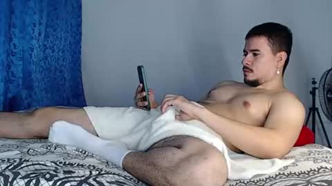 Snapshot of jeycob_happy97 chatting on 07/22/26, 12:02 Juan David online show from 07/22/26, 12:02