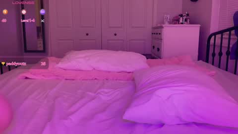   online show from 10/03/25, 01:35