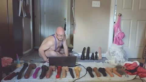 Snapshot of jghosty69 chatting on 01/13/25, 07:42 Nasty Cumslut online show from 01/13/25, 07:42