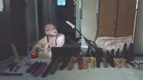 Snapshot of jghosty69 chatting on 11/16/25, 01:28 Nasty Cumslut online show from 11/16/25, 01:28