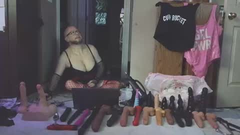 Snapshot of jghosty69 chatting on 11/23/25, 01:11 Nasty Cumslut online show from 11/23/25, 01:11