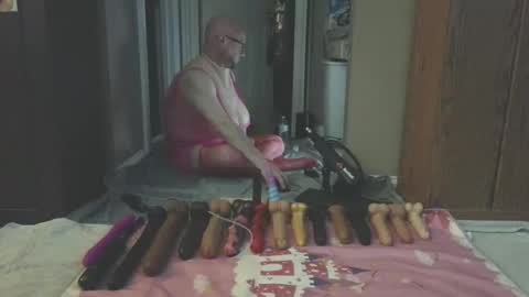 Snapshot of jghosty69 chatting on 04/17/26, 12:46 Nasty Cumslut online show from 04/17/26, 12:46