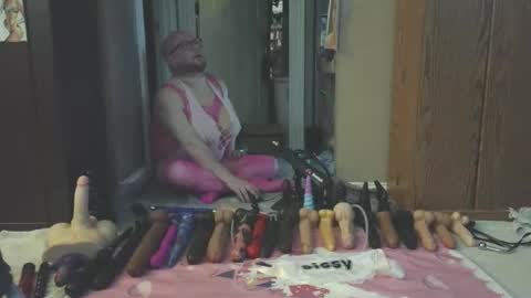 Snapshot of jghosty69 chatting on 04/26/26, 06:05 Nasty Cumslut online show from 04/26/26, 06:05
