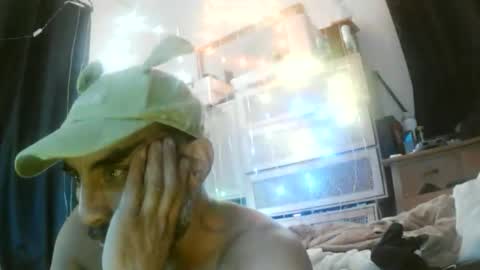 Snapshot of jglarsbel chatting on 05/24/26, 04:01 jglarsbel online show from 05/24/26, 04:01