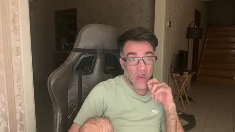 Snapshot of jglisson83 chatting on 04/08/26, 03:17 jglisson83 online show from 04/08/26, 03:17