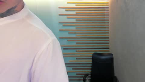 Snapshot of jharol_cardona chatting on 12/16/24, 02:36 Jharol  online show from 12/16/24, 02:36