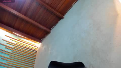 Snapshot of jharol_cardona chatting on 12/20/24, 04:42 Jharol  online show from 12/20/24, 04:42