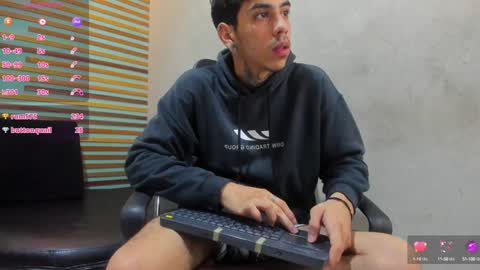 Snapshot of jharol_cardona chatting on 01/26/25, 01:20 Jharol  online show from 01/26/25, 01:20